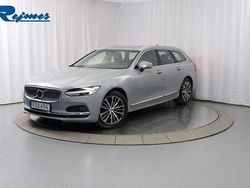 Grå (vapour grey metallic) Begagnad 2023 Volvo V90 Core Kombi | 399 900 kr (Lite dyr)