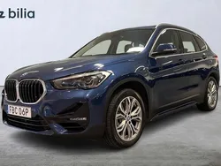 Blå Begagnad 2022 BMW X1 Sport Line SUV | 299 900 kr (Marknadspris)