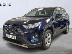 Mörkblå Begagnad 2024 Toyota RAV4 Hybrid Active SUV | 403 900 kr (Bra pris)