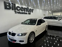 Vit Begagnad 2009 BMW 325 Comfort Edition Sportkupé | 129 900 kr (Marknadspris)