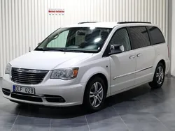 Vit Begagnad 2011 Chrysler Town & Country Minibuss | 69 900 kr