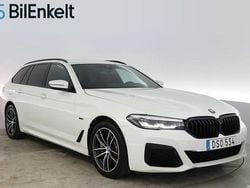 Vit Begagnad 2023 BMW 530e M Sport Kombi | 384 900 kr (Marknadspris)