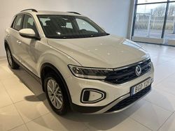 Pure white Begagnad 2022 VW T-Roc Pro SUV | 194 900 kr (Marknadspris)