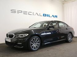 Svart Begagnad 2020 BMW 330e M Sport Sedan | 299 000 kr (Bra pris)