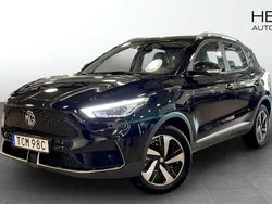 Svart (black) Begagnad 2022 MG ZS Luxury Sedan | 244 900 kr (Bra pris)