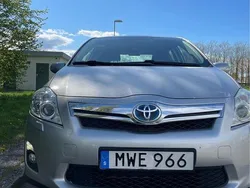 Silver Begagnad 2012 Toyota Auris Hybrid Plus Halvkombi | 105 000 kr (Marknadspris)