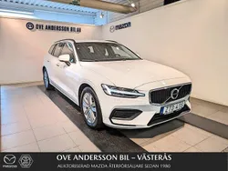 Vit Begagnad 2022 Volvo V60 Momentum Kombi | 284 900 kr (Marknadspris)