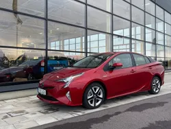 Röd Begagnad 2016 Toyota Prius Halvkombi | 159 900 kr (Marknadspris)