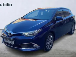Mörkblå Begagnad 2016 Toyota Auris Halvkombi | 149 900 kr (Lite dyr)