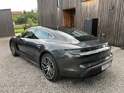 Grå Begagnad 2021 Porsche Taycan 4S Sedan | 695 000 kr (Bra pris)