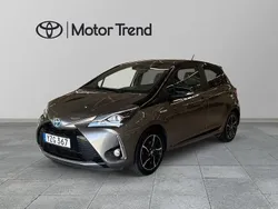 Mörkgrå Begagnad 2017 Toyota Yaris Hybrid Halvkombi | 149 000 kr (Marknadspris)