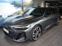 Daytonagrå pärleffekt Begagnad 2025 Audi A5 S-Line Sportkupé | 775 900 kr