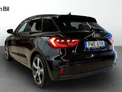 Svart Begagnad 2022 Audi A1 Sportback Proline Halvkombi | 219 000 kr (Marknadspris)