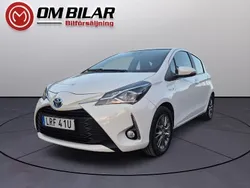 Vit Begagnad 2019 Toyota Yaris Hybrid Active Halvkombi | 135 000 kr (Marknadspris)