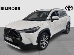 Vit Begagnad 2022 Toyota Corolla Cross Plus SUV | 354 400 kr (Marknadspris)