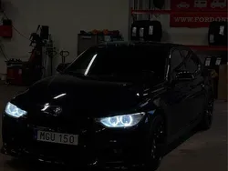 Blå Begagnad 2013 BMW 328 Luxury Line Sedan | 165 000 kr (Dyr)