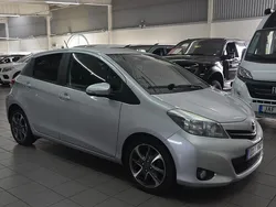 Silver Begagnad 2014 Toyota Yaris Multidrive S Halvkombi | 119 900 kr (Lite dyr)