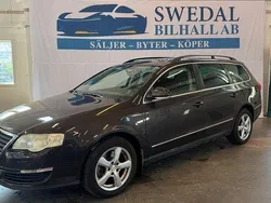 Mörkbrun (brun) Begagnad 2006 VW Passat Comfortline Kombi | 24 900 kr (Marknadspris)