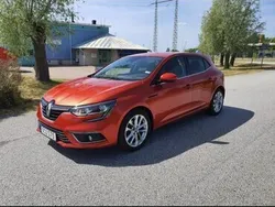 Röd Begagnad 2016 Renault Mégane III Halvkombi | 99 000 kr