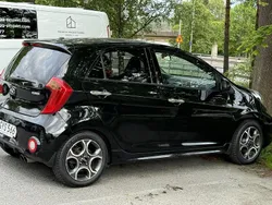 Svart Begagnad 2016 Kia Picanto Halvkombi | 52 000 kr (Marknadspris)