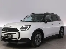 Vit Begagnad 2024 Mini Countryman SUV | 399 900 kr
