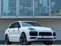 Vit Begagnad 2021 Porsche Cayenne SUV | 699 900 kr (Marknadspris)