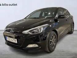 Svart Begagnad 2017 Hyundai i20 Active Halvkombi | 84 800 kr