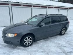Grå Begagnad 2008 Volvo V70 Momentum Kombi | 14 900 kr