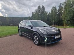 Svart Begagnad 2021 Kia e-Niro Advance SUV | 209 900 kr (Marknadspris)