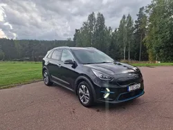 Svart Begagnad 2021 Kia e-Niro Advance SUV | 219 900 kr (Marknadspris)