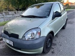 Grön Begagnad 2002 Toyota Yaris Halvkombi | 13 000 kr (Bra pris)