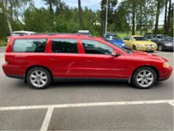 Röd Begagnad 2007 Volvo V70 Kinetic Kombi | 45 000 kr (Marknadspris)
