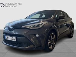 Mörkgrå (grå) Begagnad 2022 Toyota C-HR Edition SUV | 259 900 kr (Marknadspris)
