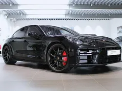 Svart (jet black metallic) Begagnad 2024 Porsche Panamera 4S Sedan | 1 565 000 kr