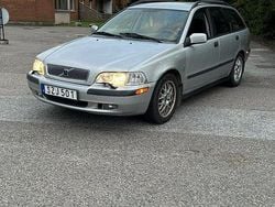 Grå Begagnad 2002 Volvo V40 Kombi | 14 900 kr (Lite dyr)