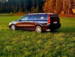 Blå Begagnad 2000 Volvo V70 Kombi | 45 000 kr