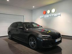 Mörkgrå metallic/svart läder Begagnad 2021 BMW 530 M Sport Kombi | 354 900 kr