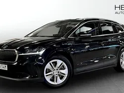 Svart (black) Begagnad 2022 Skoda Enyaq iV Sport SUV | 399 900 kr (Marknadspris)