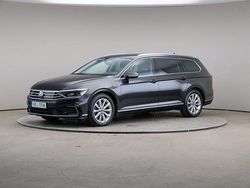 Mörkgrå Begagnad 2020 VW Passat Business Kombi | 219 000 kr (Marknadspris)
