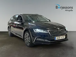 Svart Begagnad 2022 Skoda Superb Style Kombi | 319 900 kr (Marknadspris)