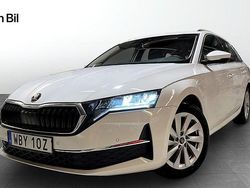 Vit Begagnad 2025 Skoda Octavia Selection Kombi | 304 900 kr (Marknadspris)