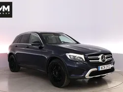 Mörkblå (blå) Begagnad 2018 Mercedes GLC350 AMG SUV | 299 000 kr (Superpris)
