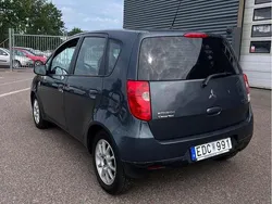 Grå Begagnad 2009 Mitsubishi Colt Halvkombi | 17 000 kr (Marknadspris)