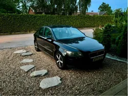 Svart Begagnad 2005 Volvo S40 Sedan | 14 000 kr (Superpris)
