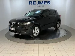 Svart Begagnad 2018 Volvo XC40 Momentum SUV | 299 500 kr (Marknadspris)
