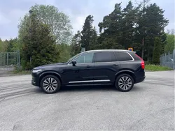 Svart Begagnad 2021 Volvo XC90 Momentum SUV | 390 000 kr