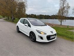 Vit Begagnad 2011 Peugeot 308 GTi Halvkombi | 53 000 kr (Marknadspris)