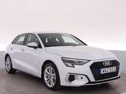 Vit Begagnad 2023 Audi A3 Sportback Advanced Plus Halvkombi | 289 000 kr (Marknadspris)