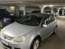 Silver Begagnad 2007 VW Golf V Trendline Halvkombi | 40 000 kr (Marknadspris)