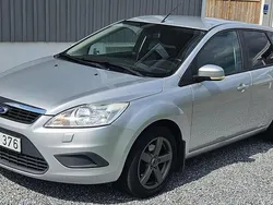 Grå Begagnad 2011 Ford Focus Kombi | 29 000 kr (Marknadspris)